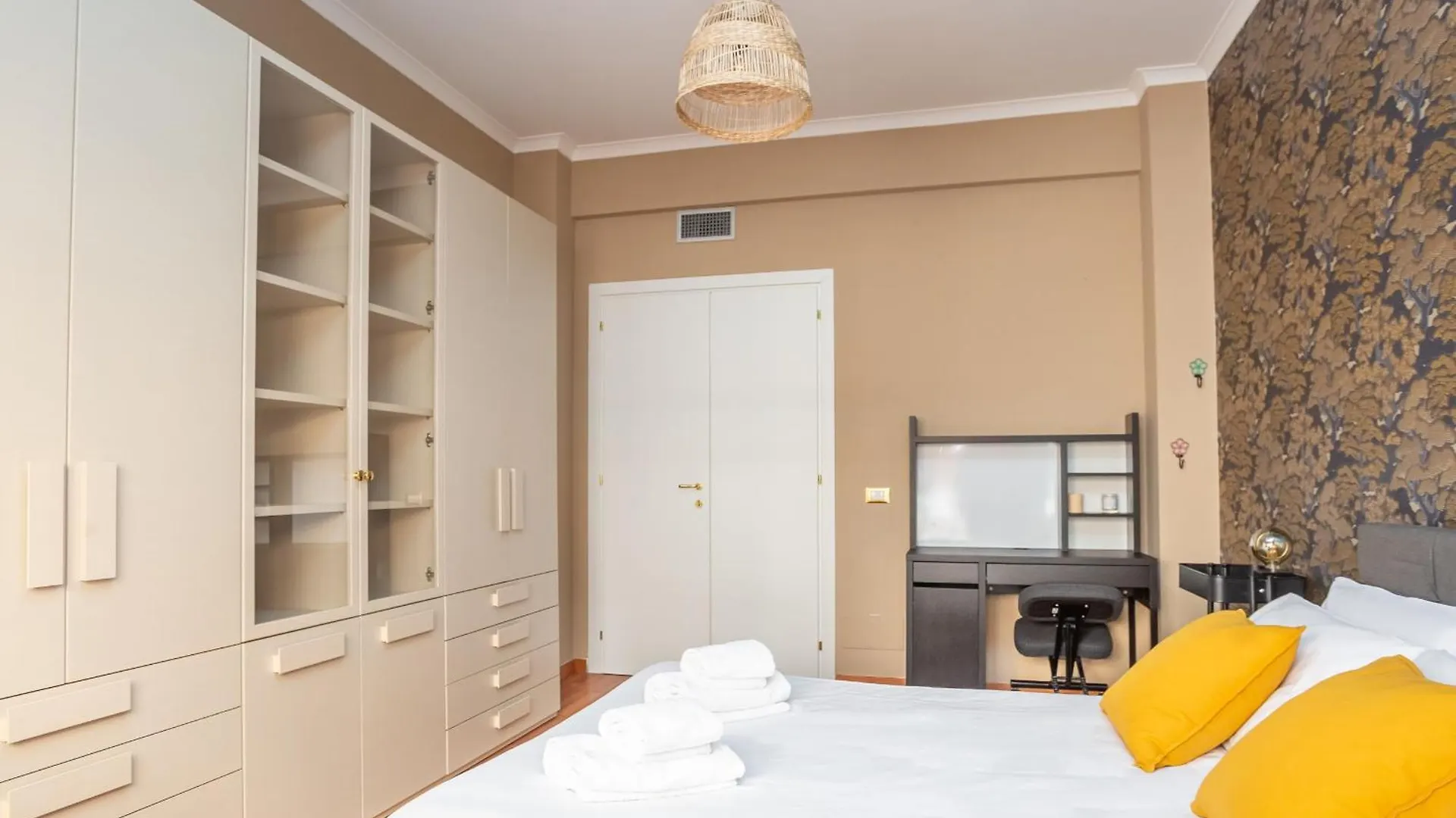 St Peters Colorful 3Bdr Apartment Rome Italy