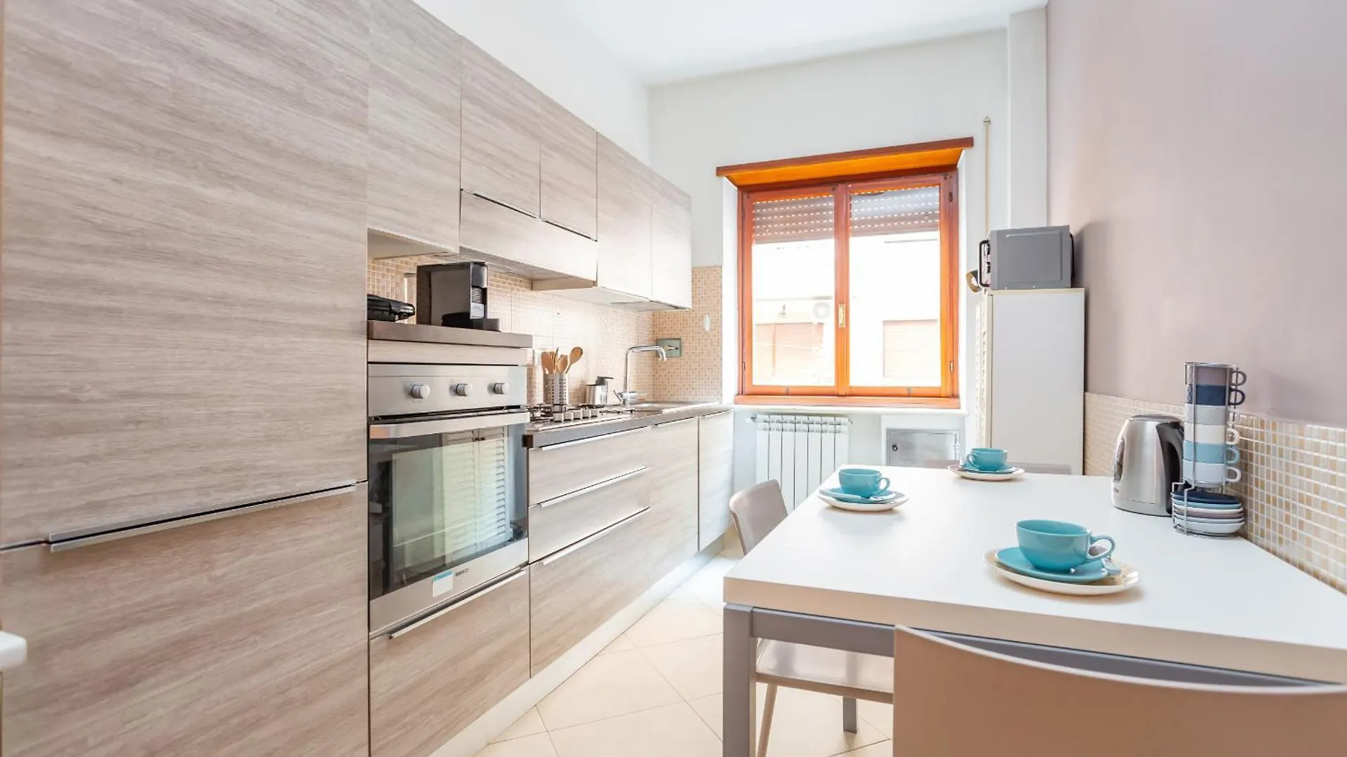 St Peters Colorful 3Bdr Apartment Rome