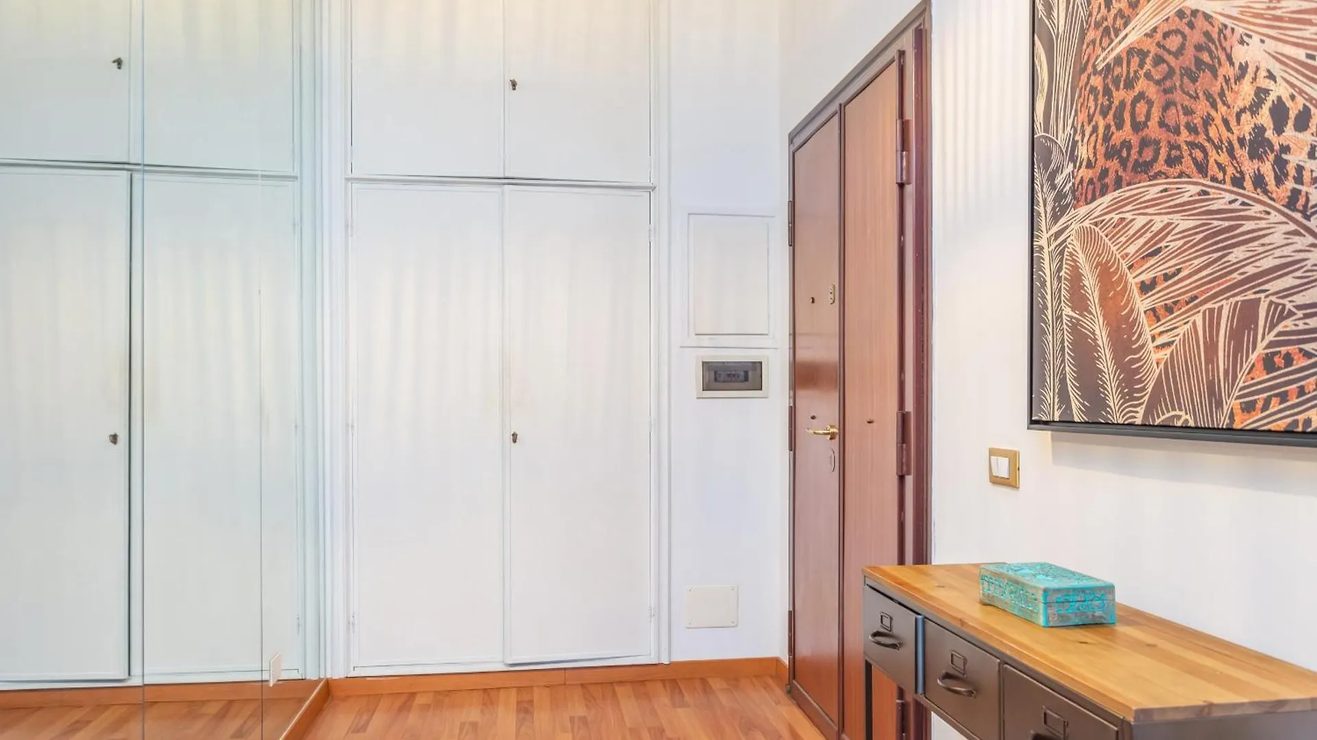 St Peters Colorful 3Bdr Apartment Rome