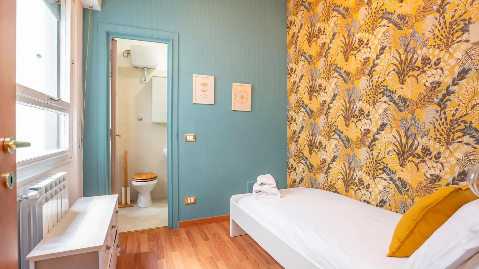 St Peters Colorful 3Bdr Apartment Rome